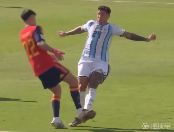 实况足球丨西班牙1-0阿根廷夺队史第二冠,费兰绝杀恩佐染红